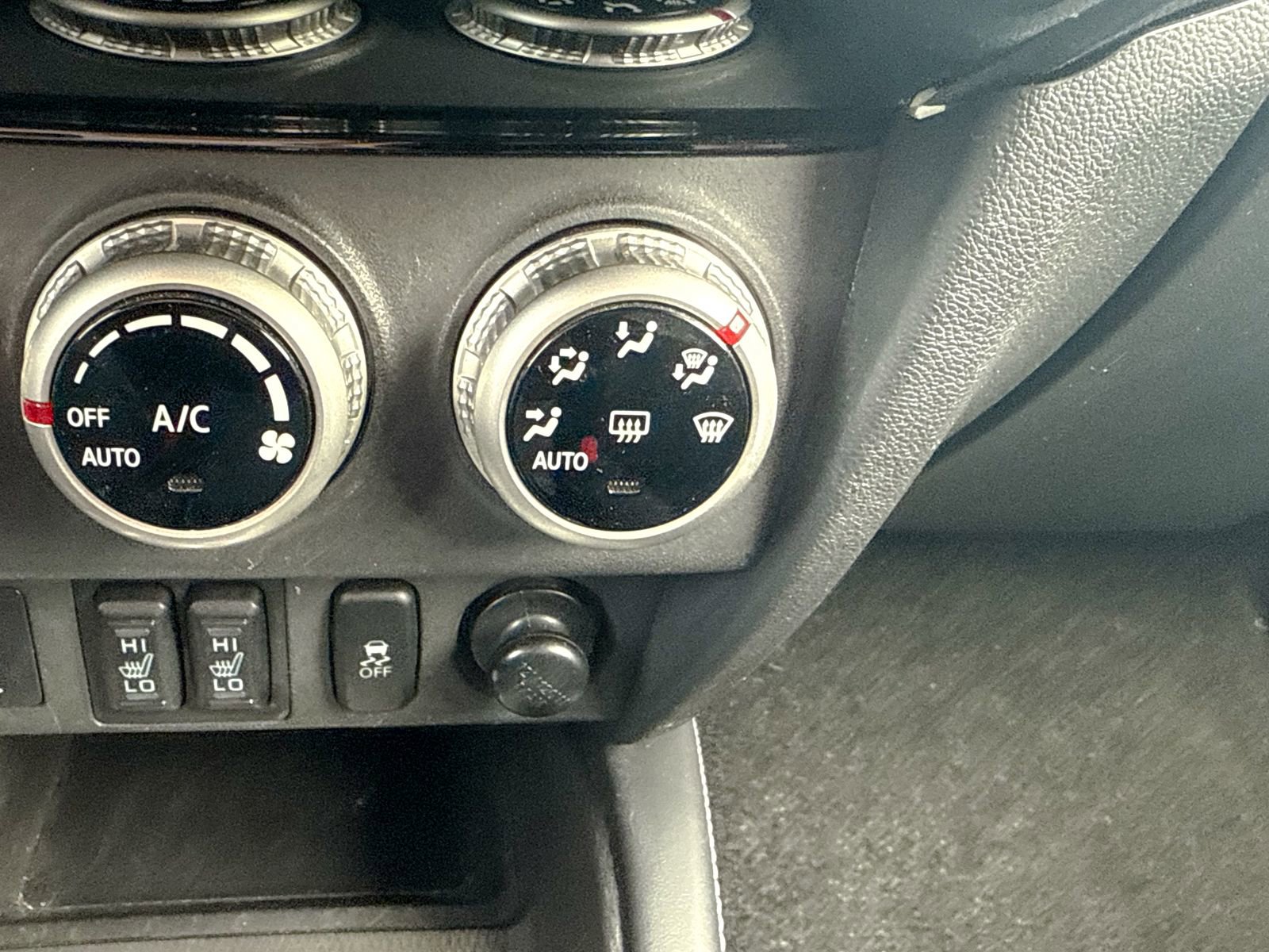 Used 2020 Mitsubishi Outlander Sport SE image 32