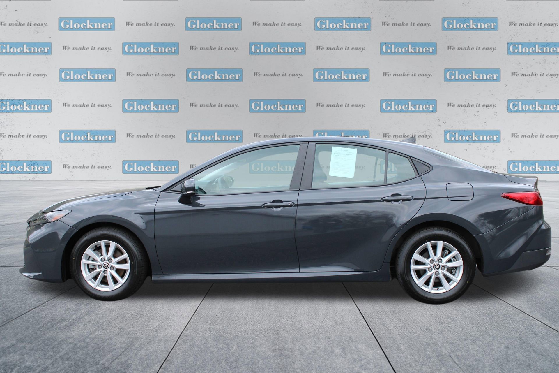 Used 2025 Toyota Camry LE image 10