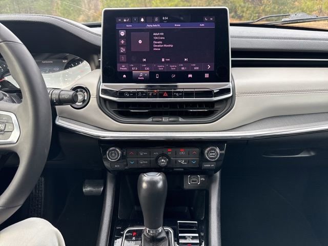 Used 2024 Jeep Compass Limited image 20