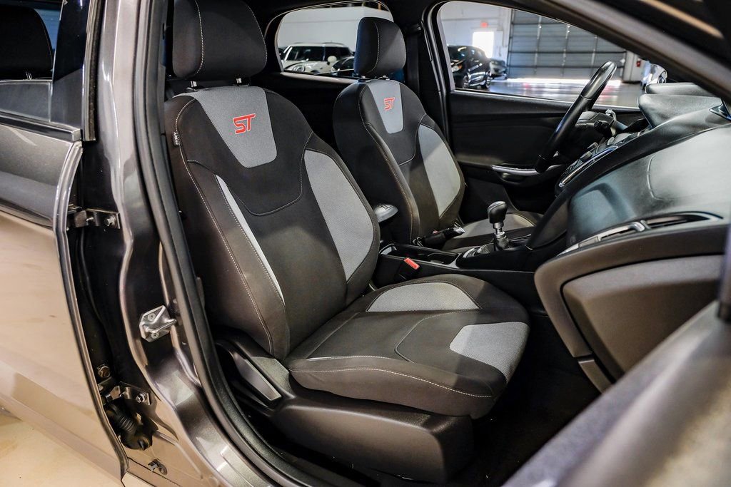 Used 2015 Ford Focus ST image 40