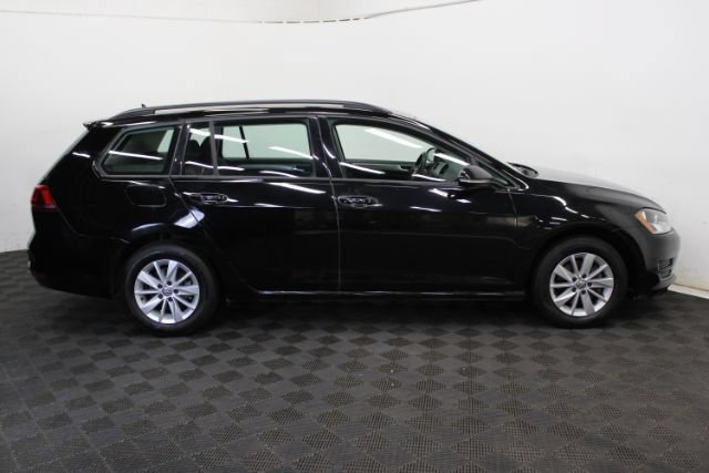 Used 2017 Volkswagen Golf S FWD image 4