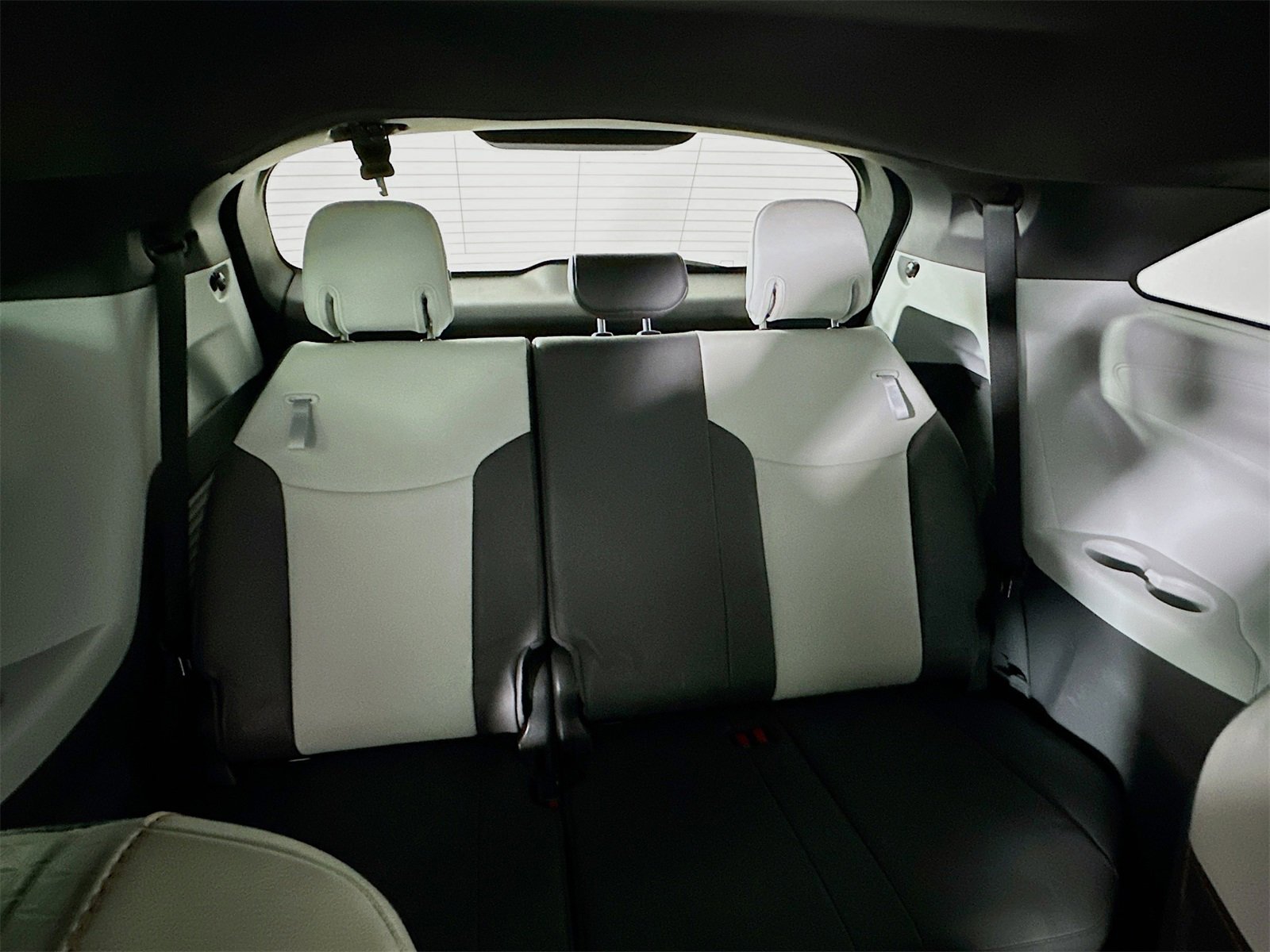 Used 2022 Toyota Sienna XSE image 28