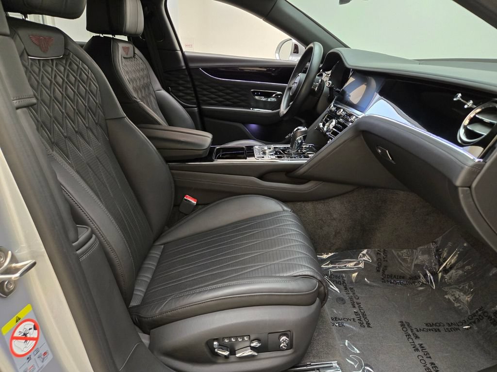 Used 2021 Bentley Flying Spur V8 AWD/4WD image 2