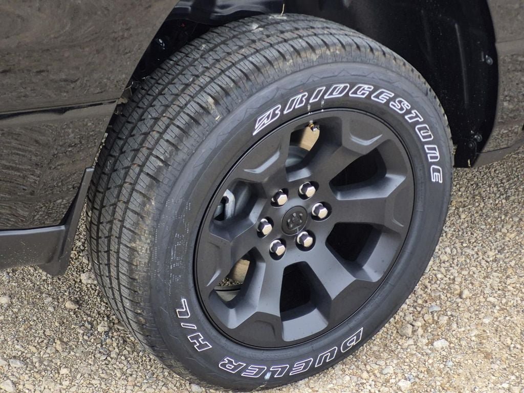 New 2026 RAM 1500 Express AWD/4WD image 6