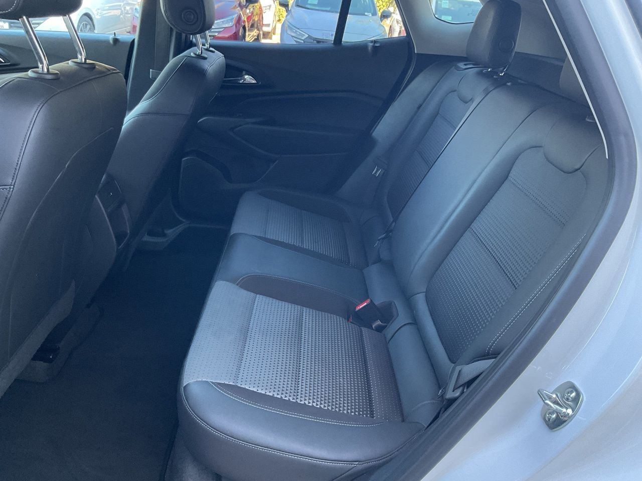 Used 2025 Chevrolet Trax LT w/ LT Convenience Package image 15