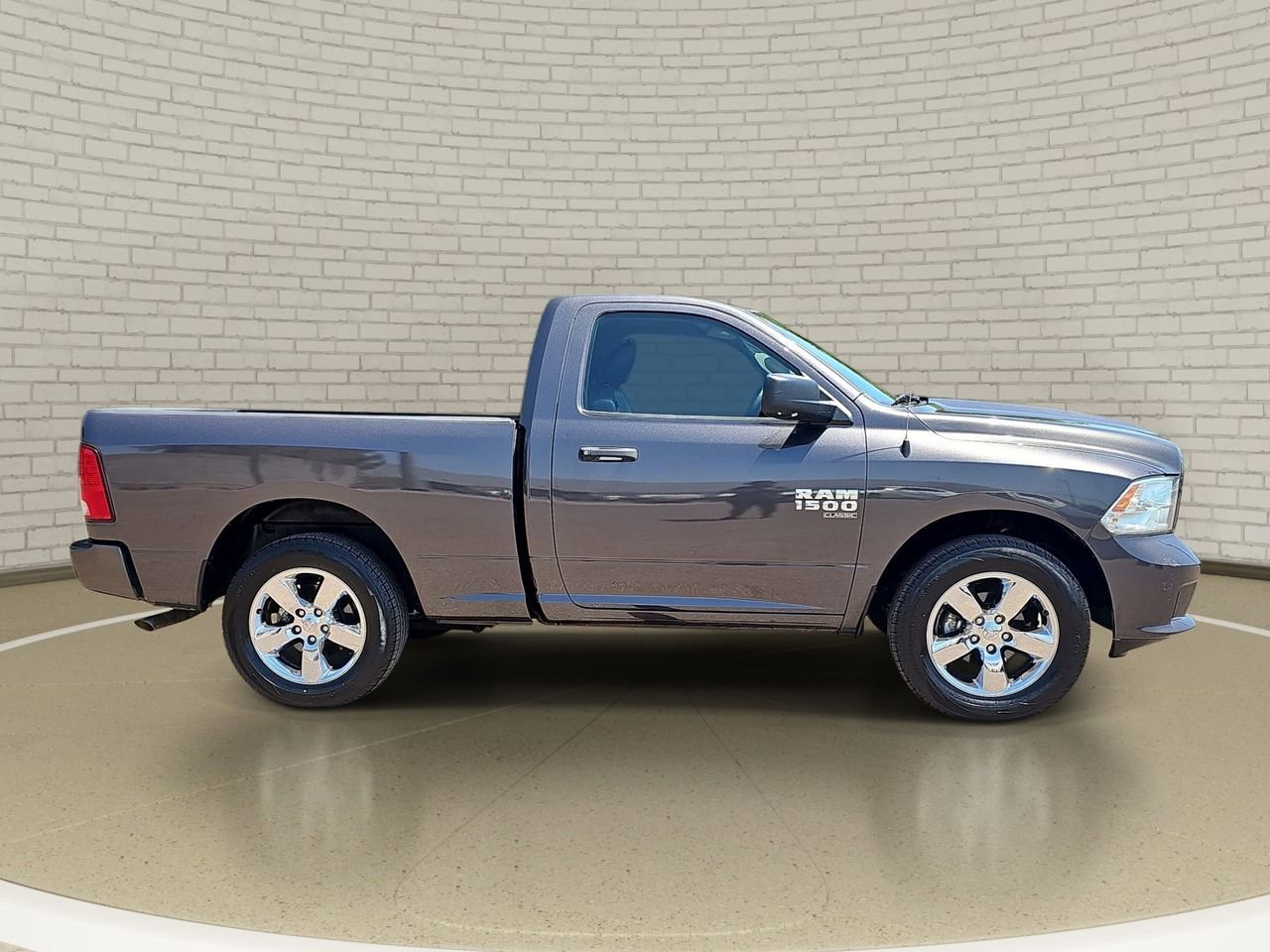 Used 2019 RAM 1500 Express RWD image 4