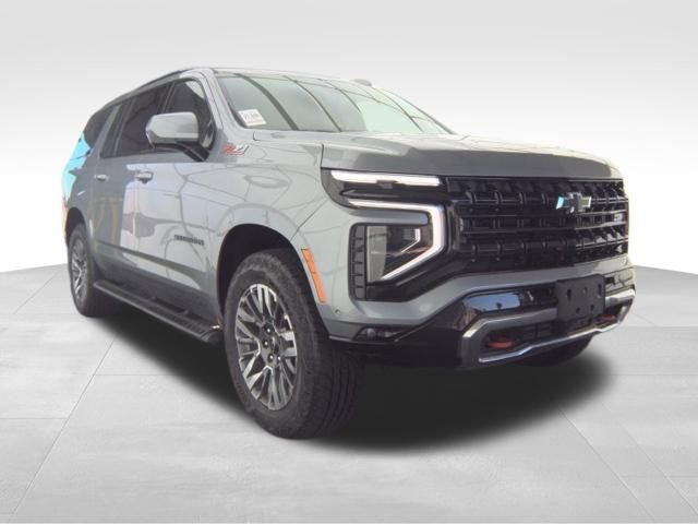 Used 2025 Chevrolet Suburban Z71 AWD/4WD image 3