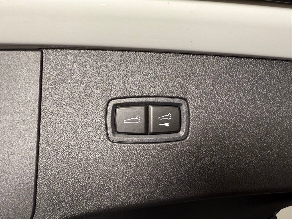 Certified 2025 Porsche Cayenne Coupe image 18