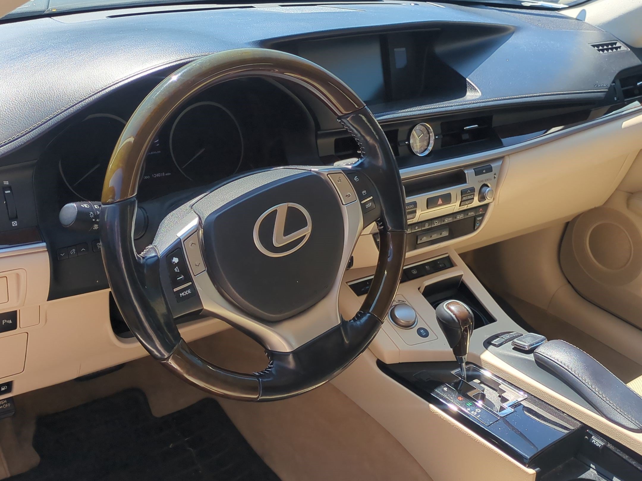 Used 2015 Lexus ES 350 w/ Luxury Package FWD image 29