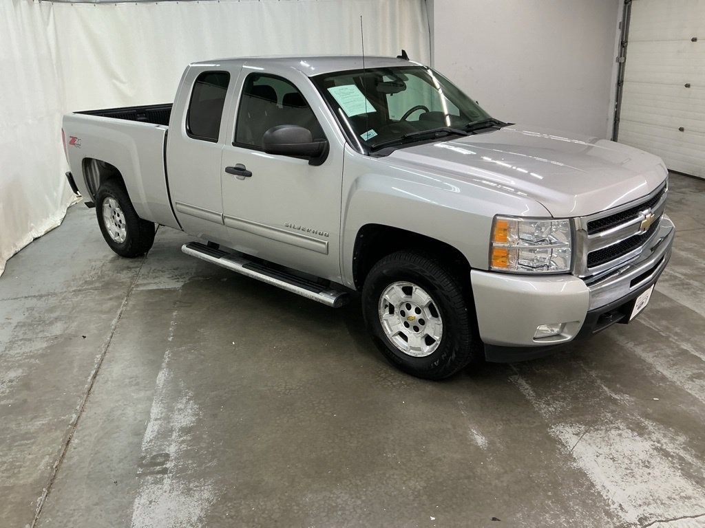 Used 2011 Chevrolet Silverado 1500 LT w/ All-Star Edition AWD/4WD image 8