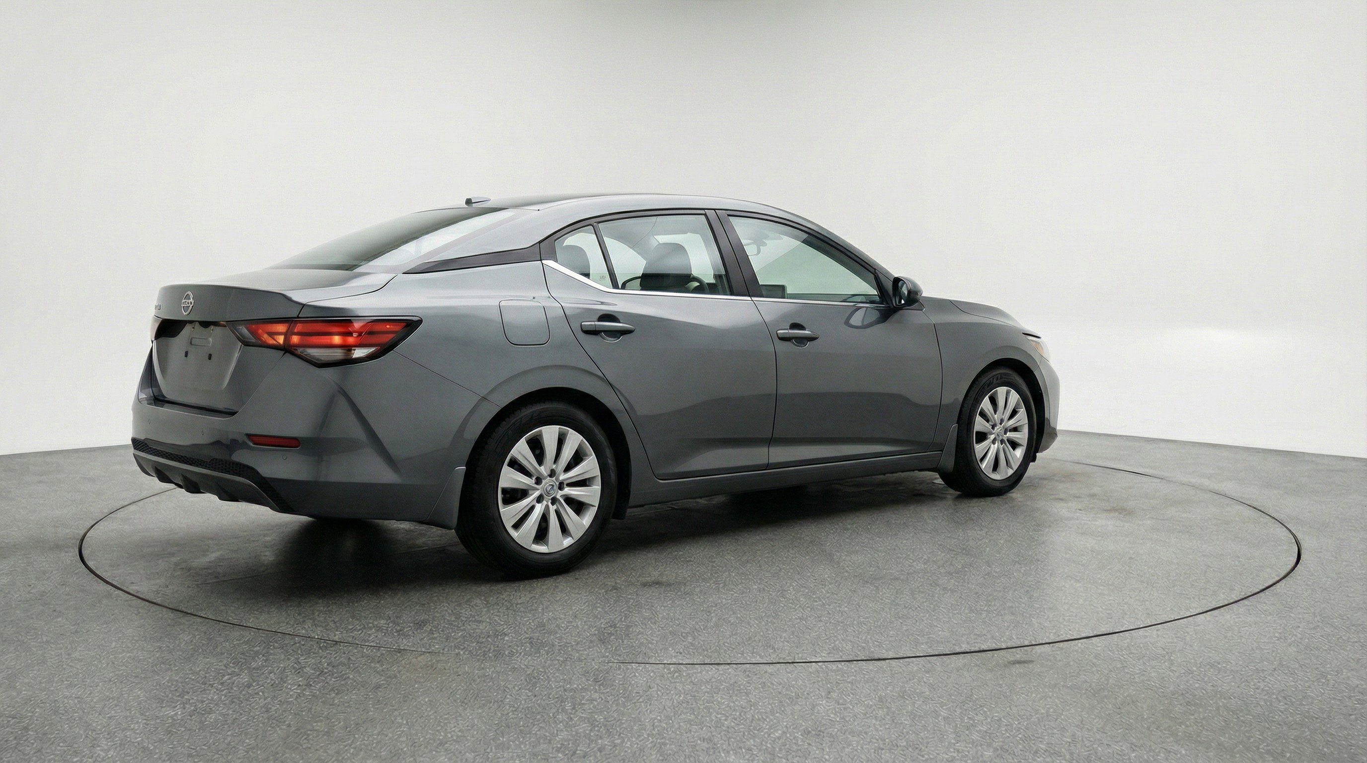 Used 2025 Nissan Sentra S image 9