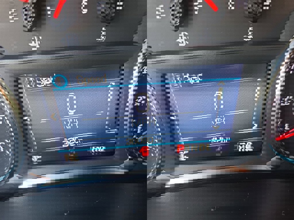 Certified 2023 Chevrolet Equinox RS w/ LPO, Floor Liner Package image 10