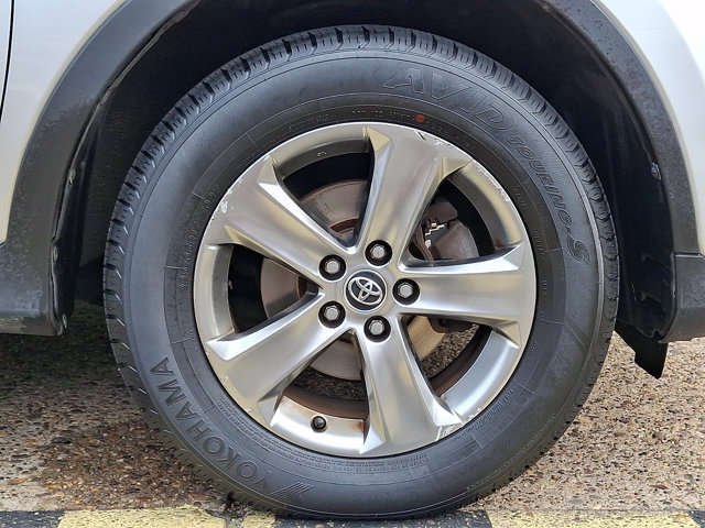 Used 2015 Toyota RAV4 XLE AWD/4WD image 8