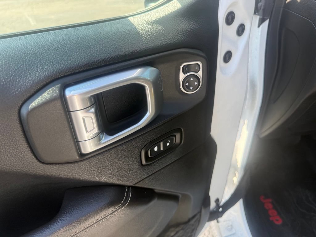 Certified 2019 Jeep Wrangler Unlimited Sahara AWD/4WD image 15