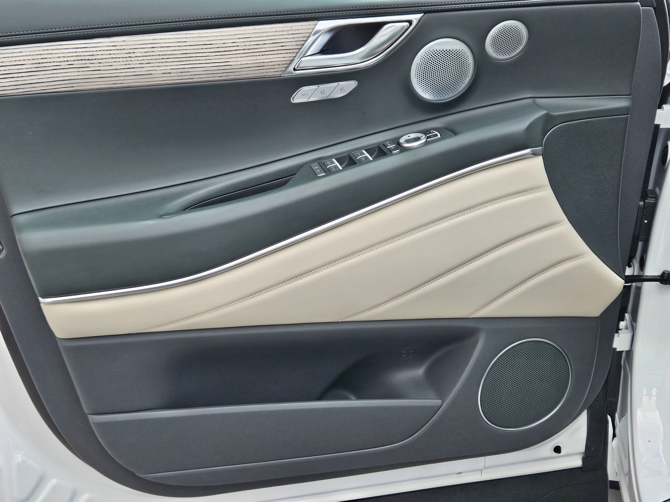 Used 2025 Genesis GV80 3.5T Prestige image 17