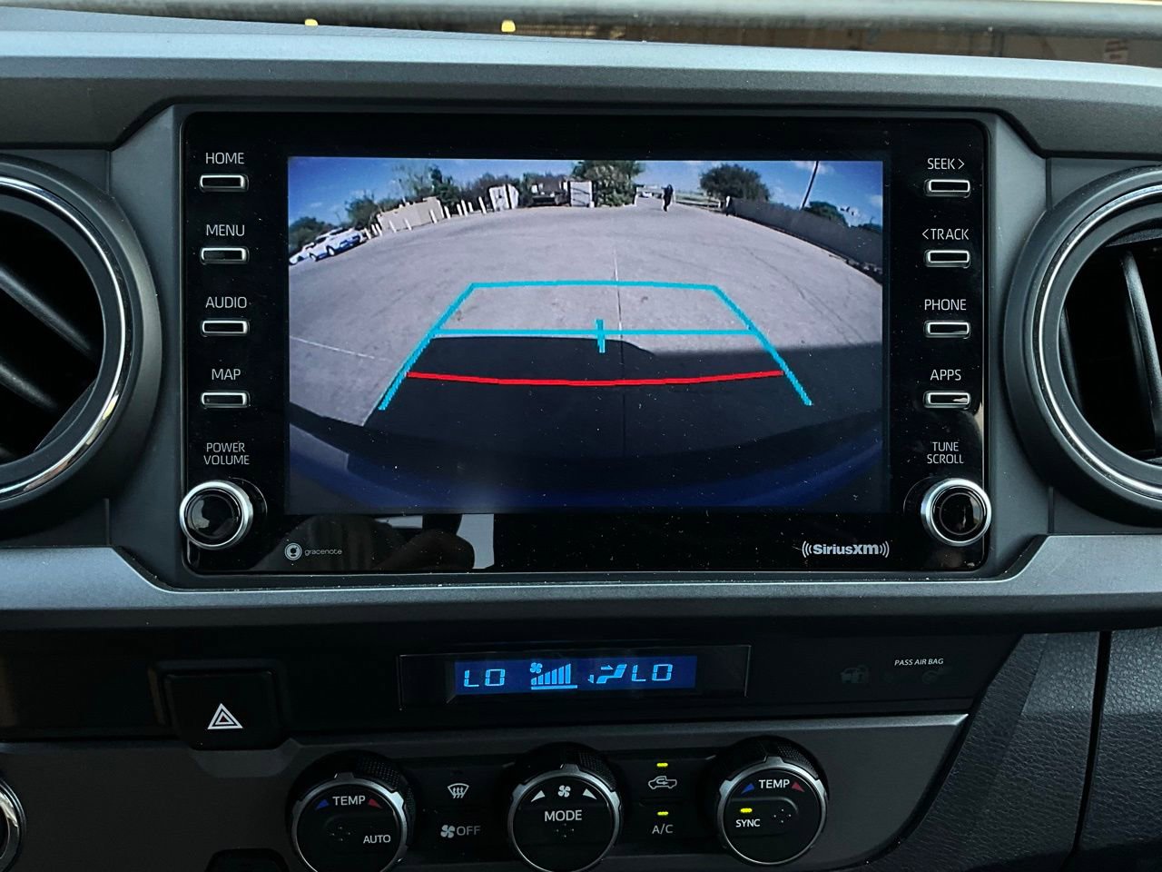 Used 2021 Toyota Tacoma TRD Sport w/ Technology Package image 31