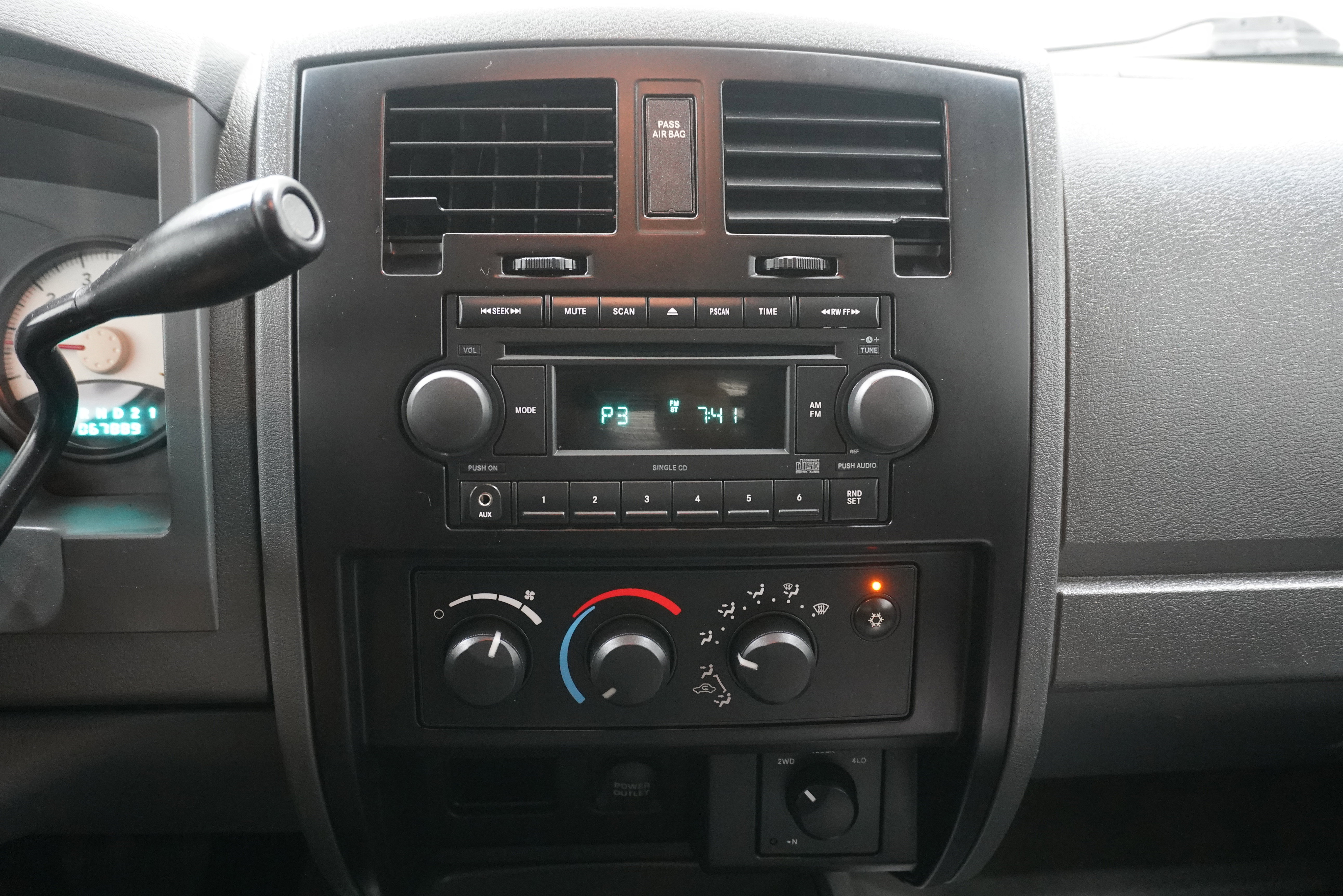 Used 2006 Dodge Dakota ST image 17