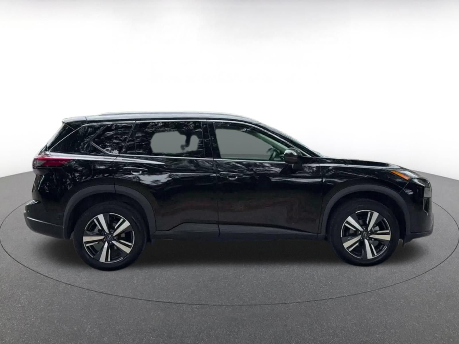 Used 2026 Nissan Rogue SL AWD/4WD image 16