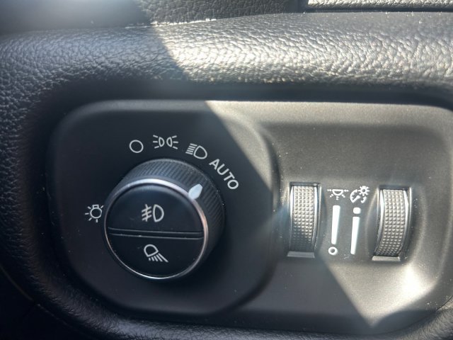Used 2021 RAM 1500 Laramie AWD/4WD image 29