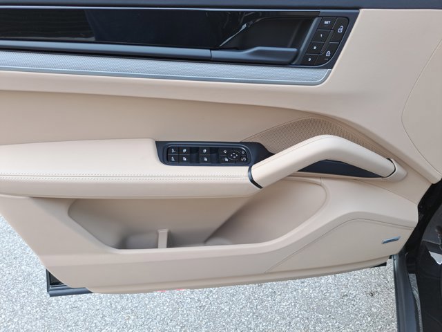 New 2026 Porsche Cayenne S image 24