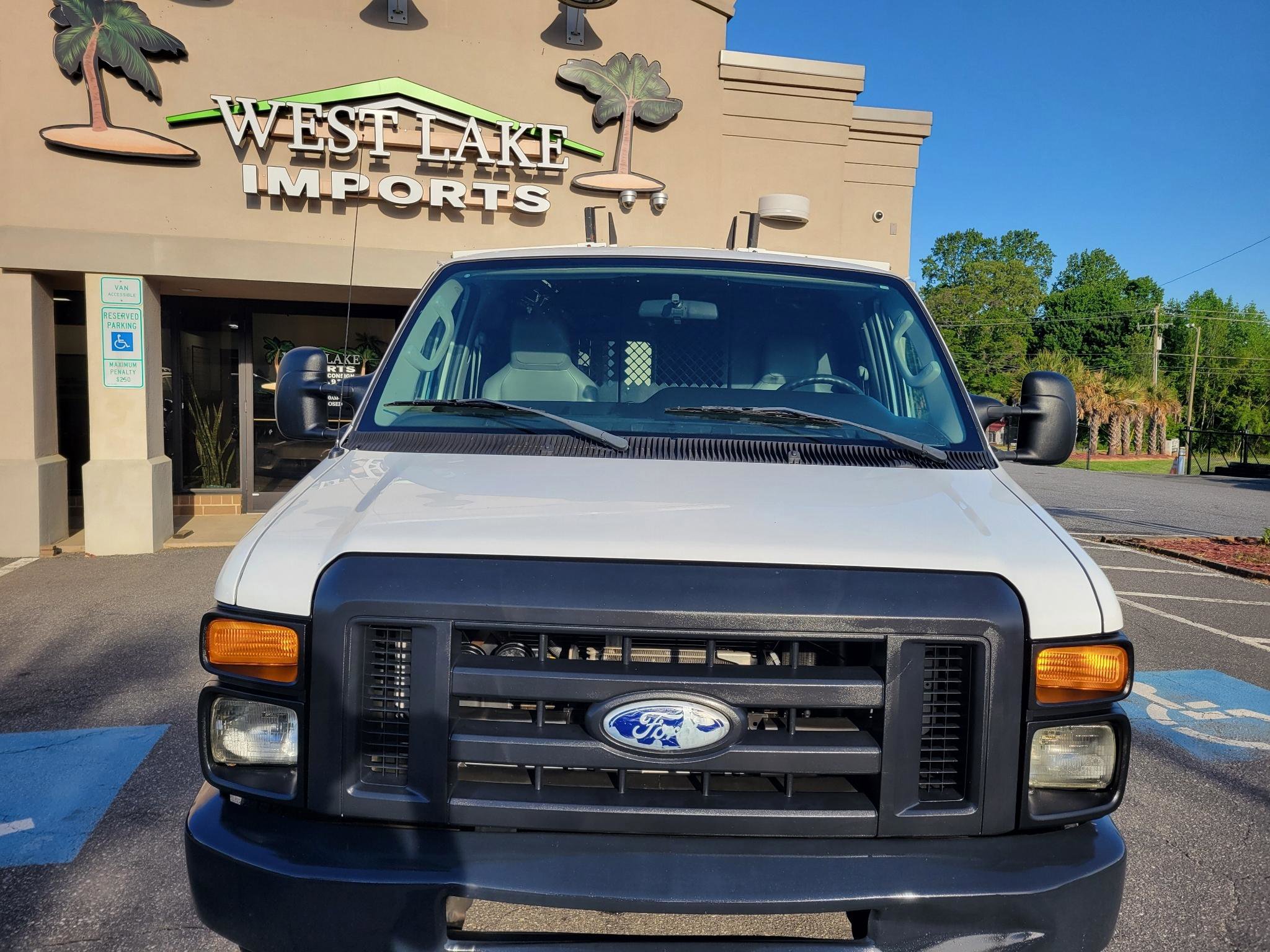 Used 2014 Ford E-150 and Econoline 150 RWD image 4