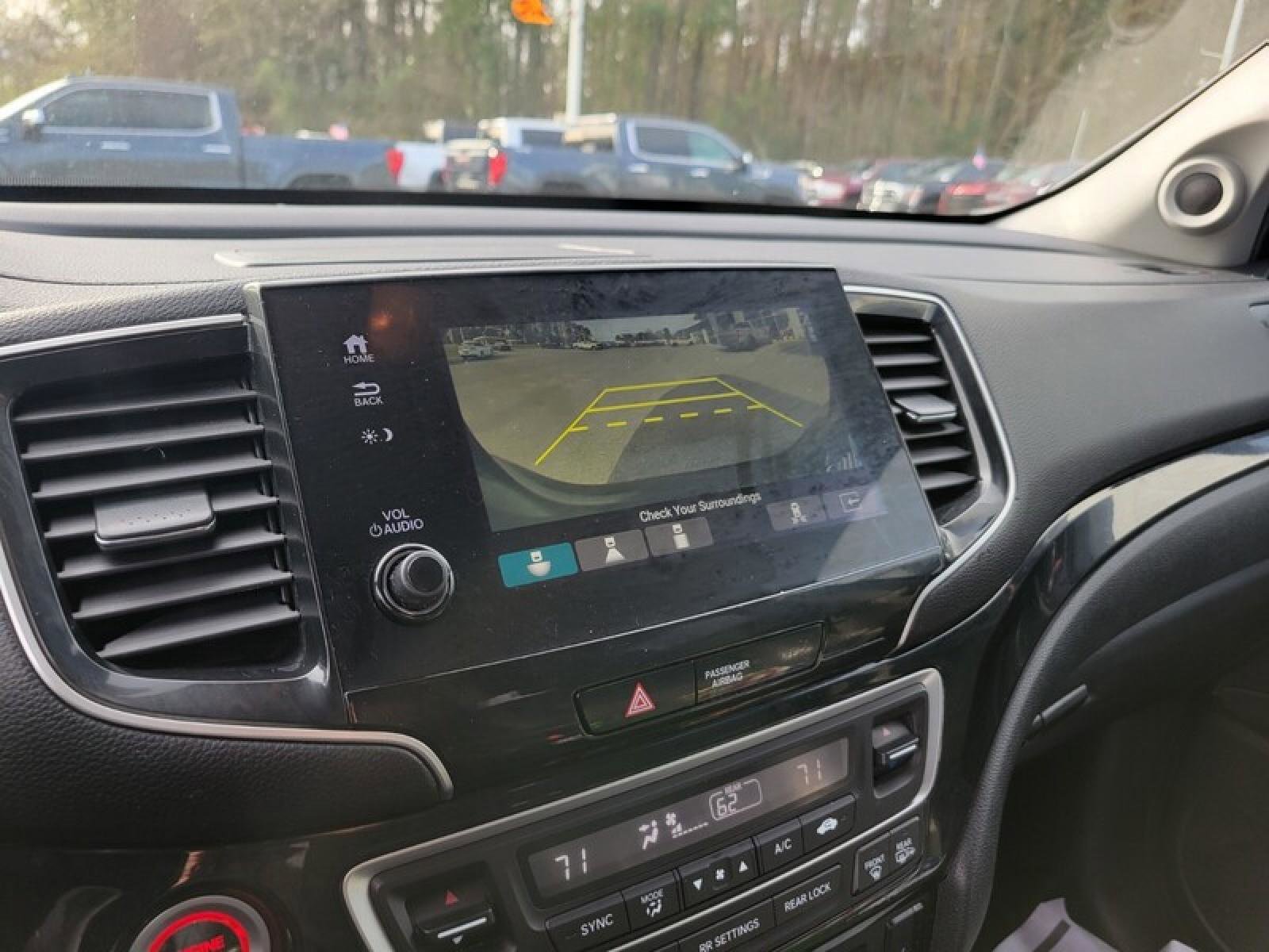 Used 2021 Honda Pilot Touring image 18