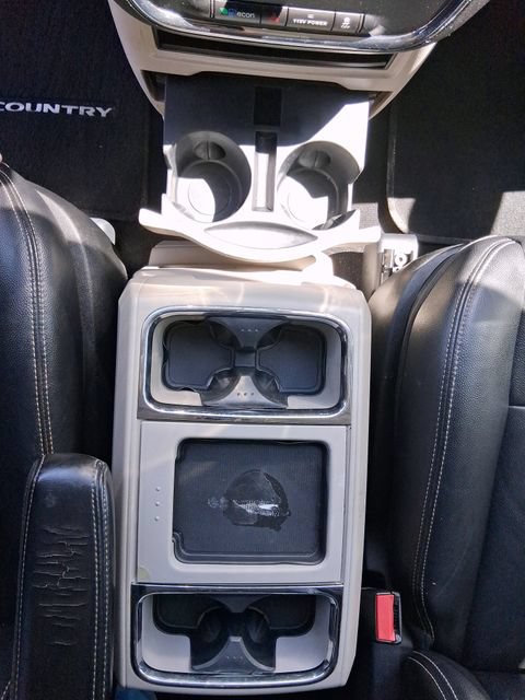 Used 2014 Chrysler Town & Country Touring FWD image 15