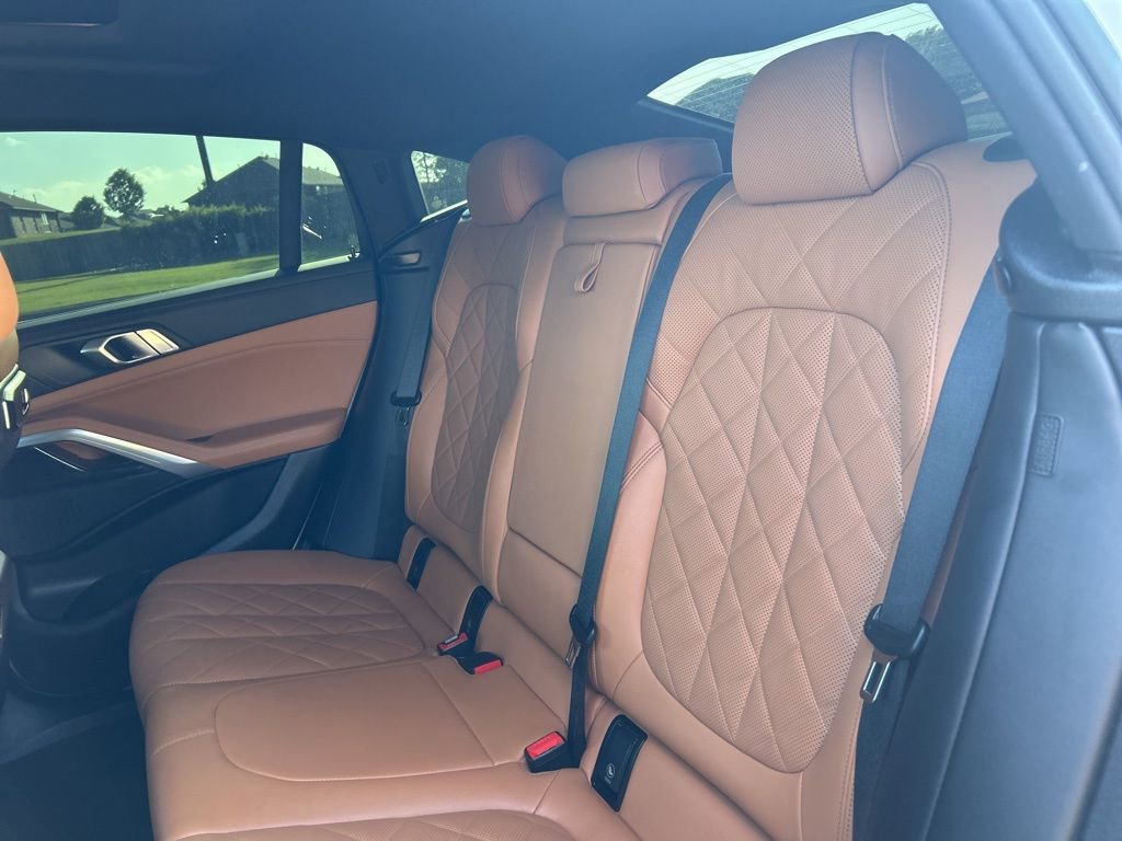 Used 2024 BMW X6 xDrive40i AWD/4WD image 11