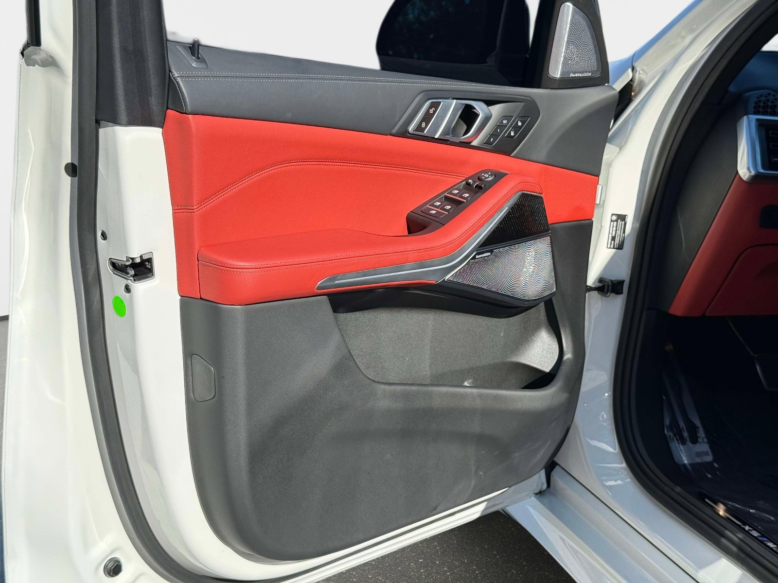 Used 2025 BMW X5 M Competition w/ Executive Package image 32