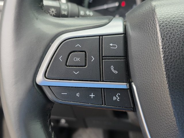 Used 2021 Toyota Highlander XLE FWD image 28