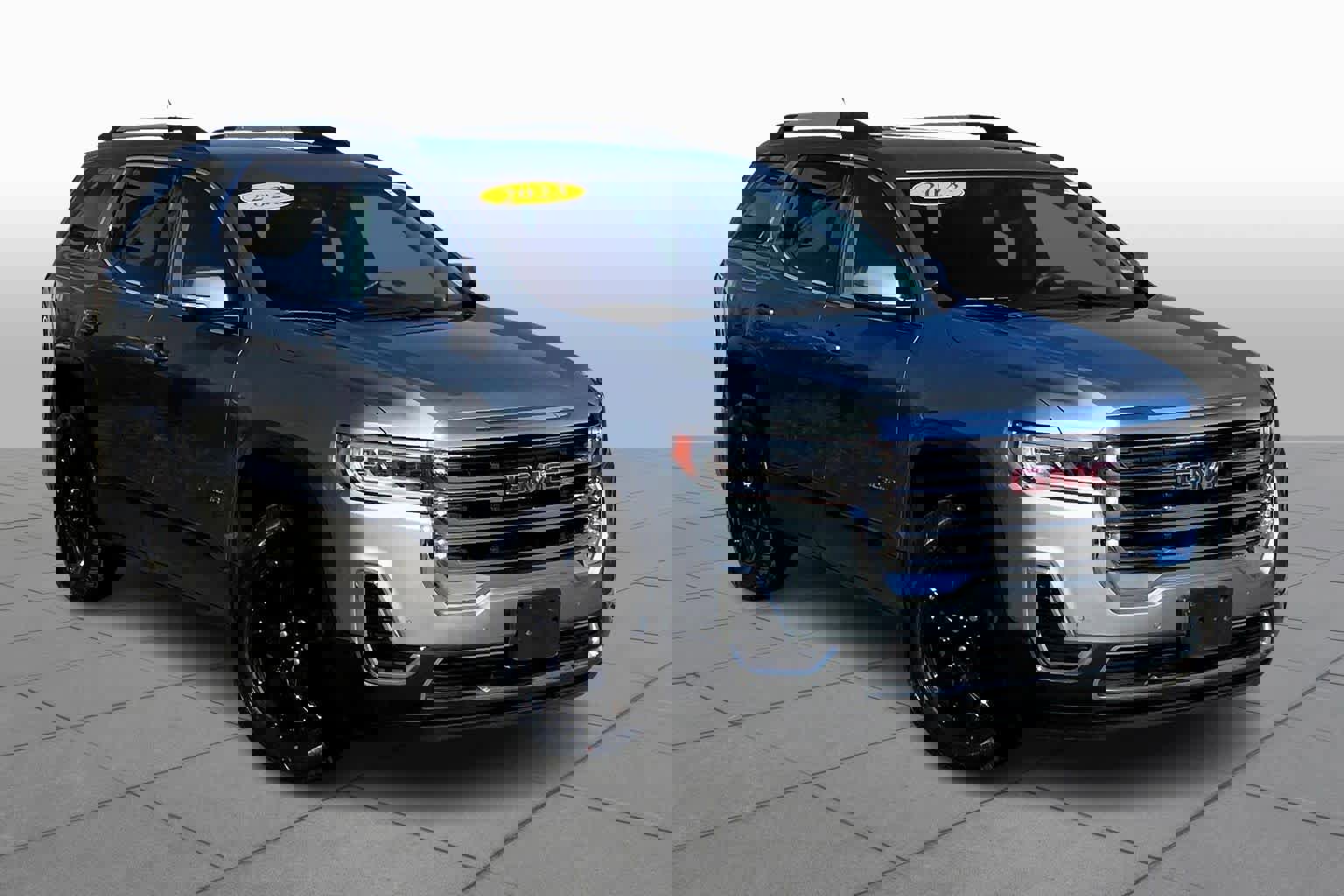 Certified 2023 GMC Acadia SLE w/ Driver Convenience Package image 2