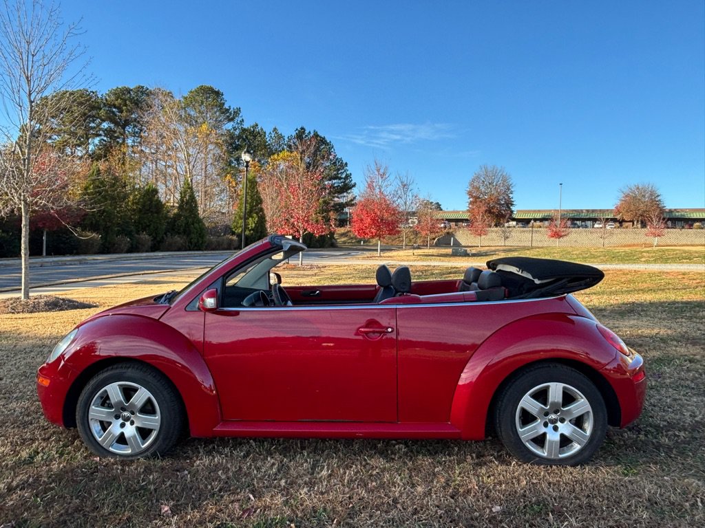 Used 2007 Volkswagen Beetle Convertible w/ Package 1 FWD image 11