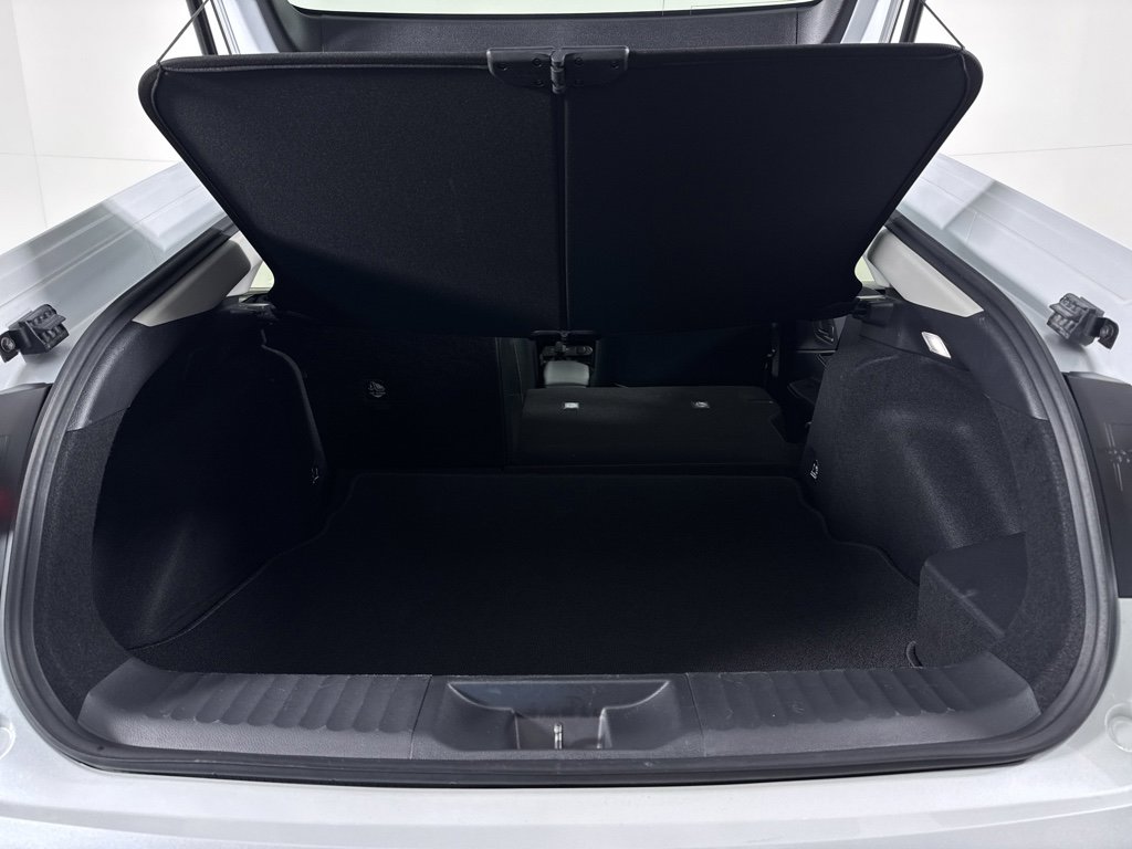 Used 2025 Toyota Prius LE image 7