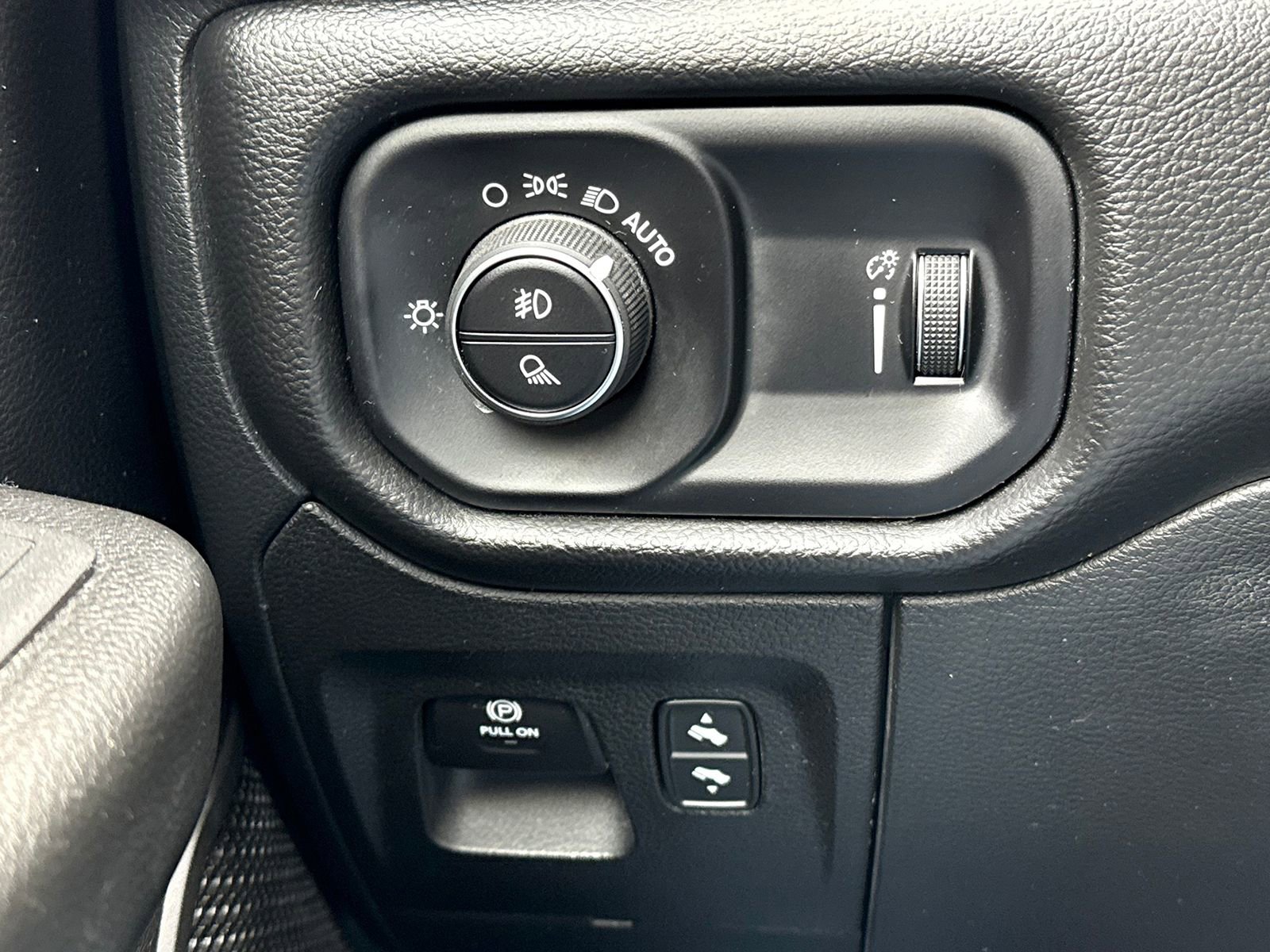 Used 2022 RAM 1500 Big Horn image 30
