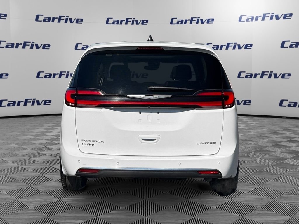 Used 2024 Chrysler Pacifica Limited image 4
