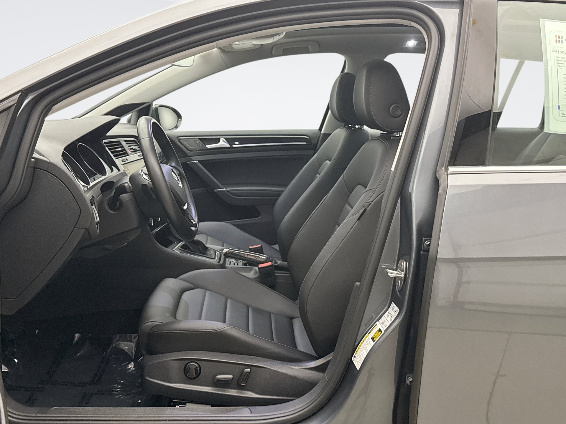 Used 2018 Volkswagen Golf SEL FWD image 11