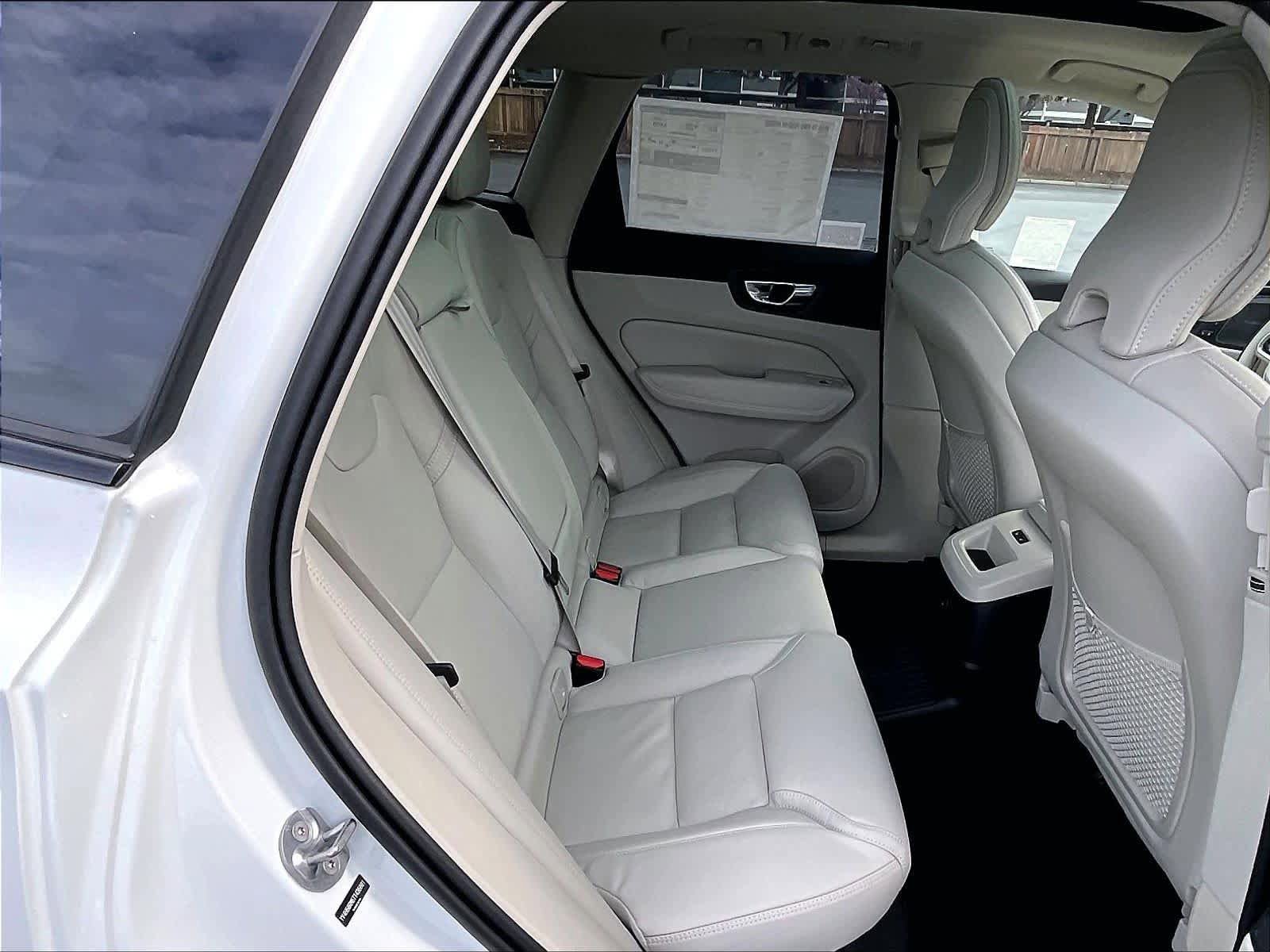 New 2026 Volvo XC60 T8 Ultra w/ Protection Package Premier AWD/4WD image 27