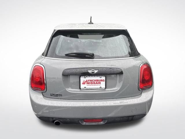 Used 2018 MINI Cooper 4-Door Hardtop FWD image 5