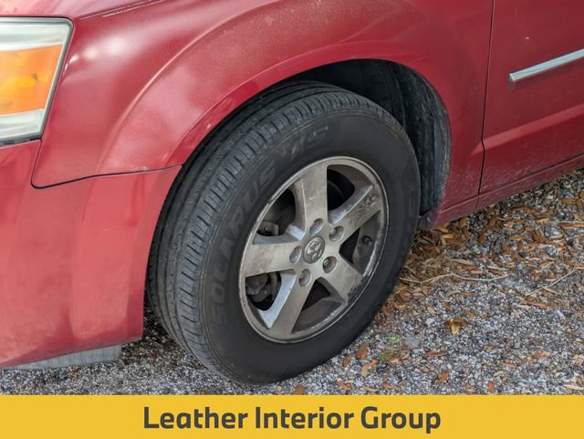 Used 2008 Dodge Grand Caravan SXT w/ Entertainment Group 2 FWD image 5