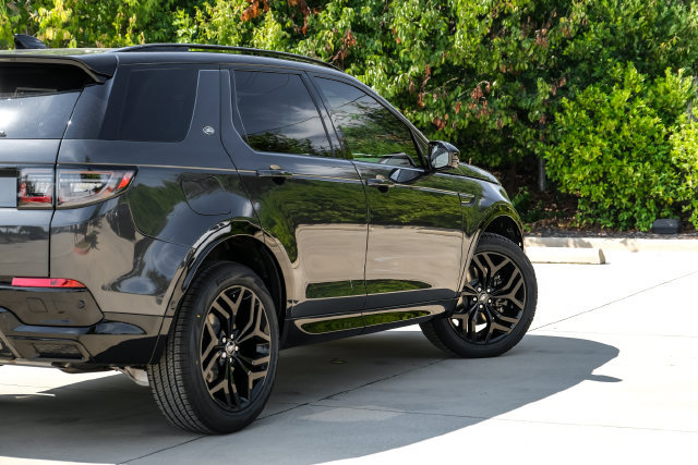 New 2026 Land Rover Discovery Sport Landmark AWD/4WD image 10