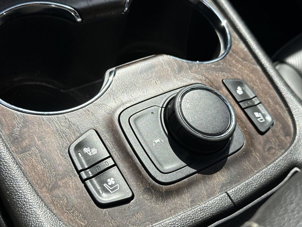 Used 2023 GMC Acadia Denali image 35