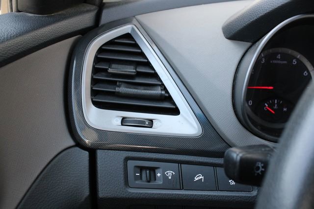 Used 2015 Hyundai Santa Fe Sport FWD image 8