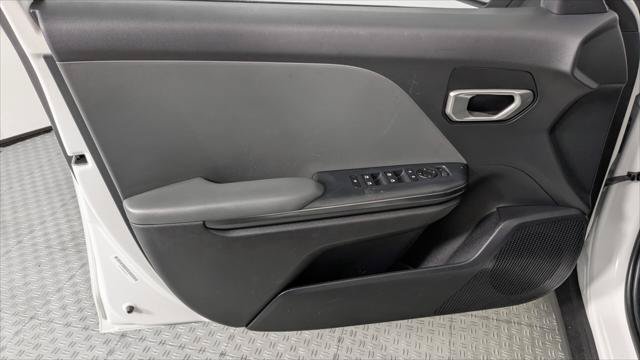 Used 2025 Kia K4 FWD image 13
