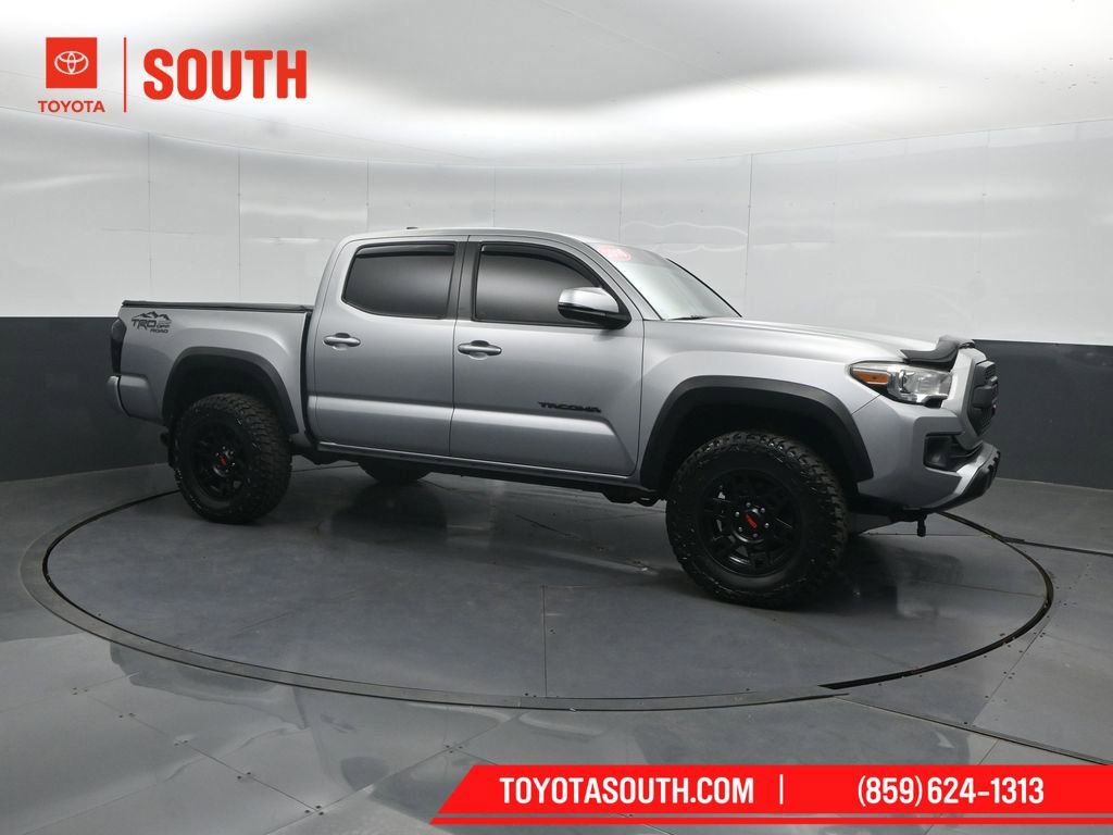 Used 2016 Toyota Tacoma TRD Off-Road AWD/4WD image 1