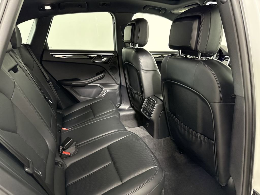 Certified 2023 Porsche Macan Turbo image 25