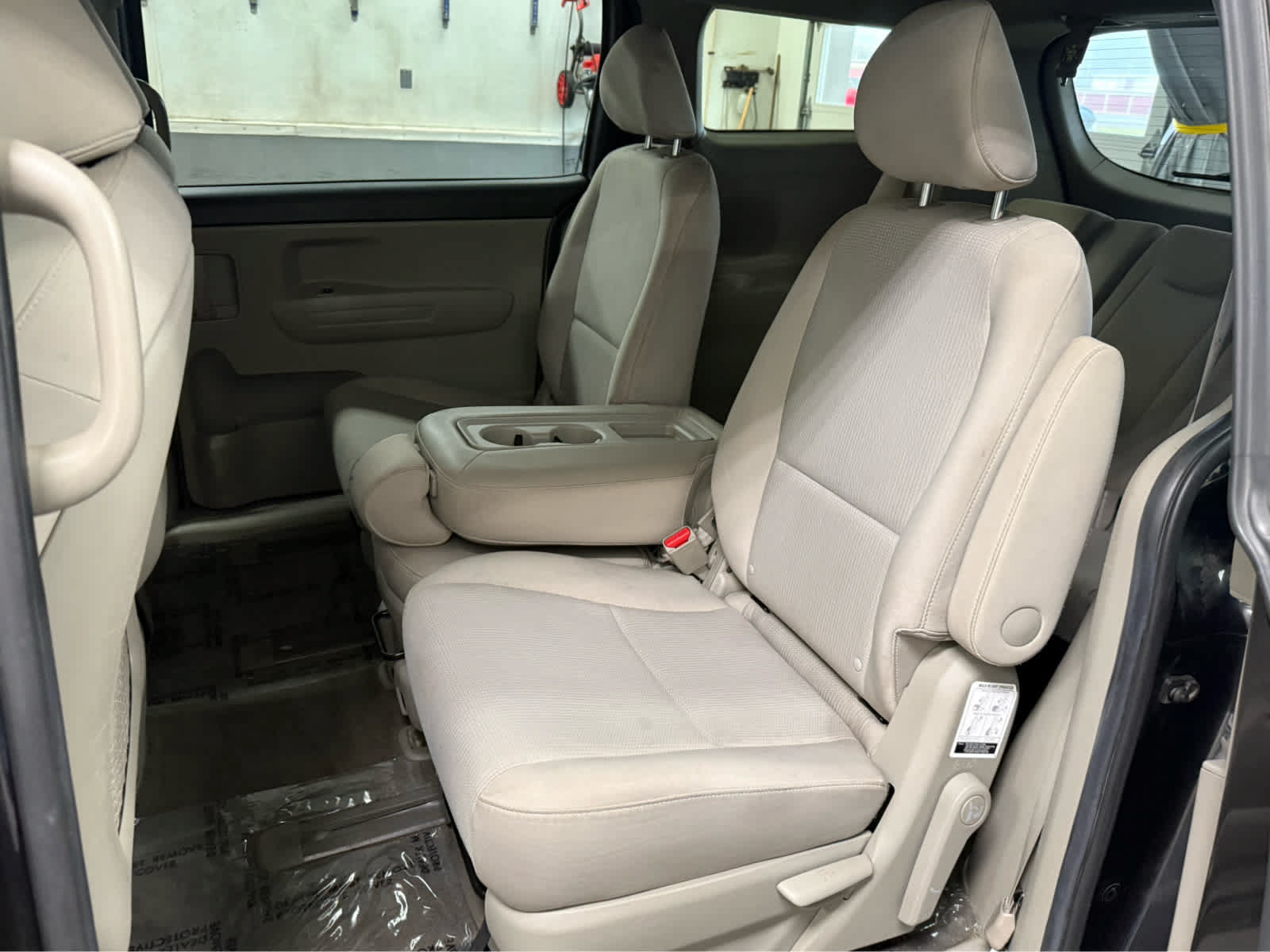 Used 2021 Kia Sedona LX FWD image 21