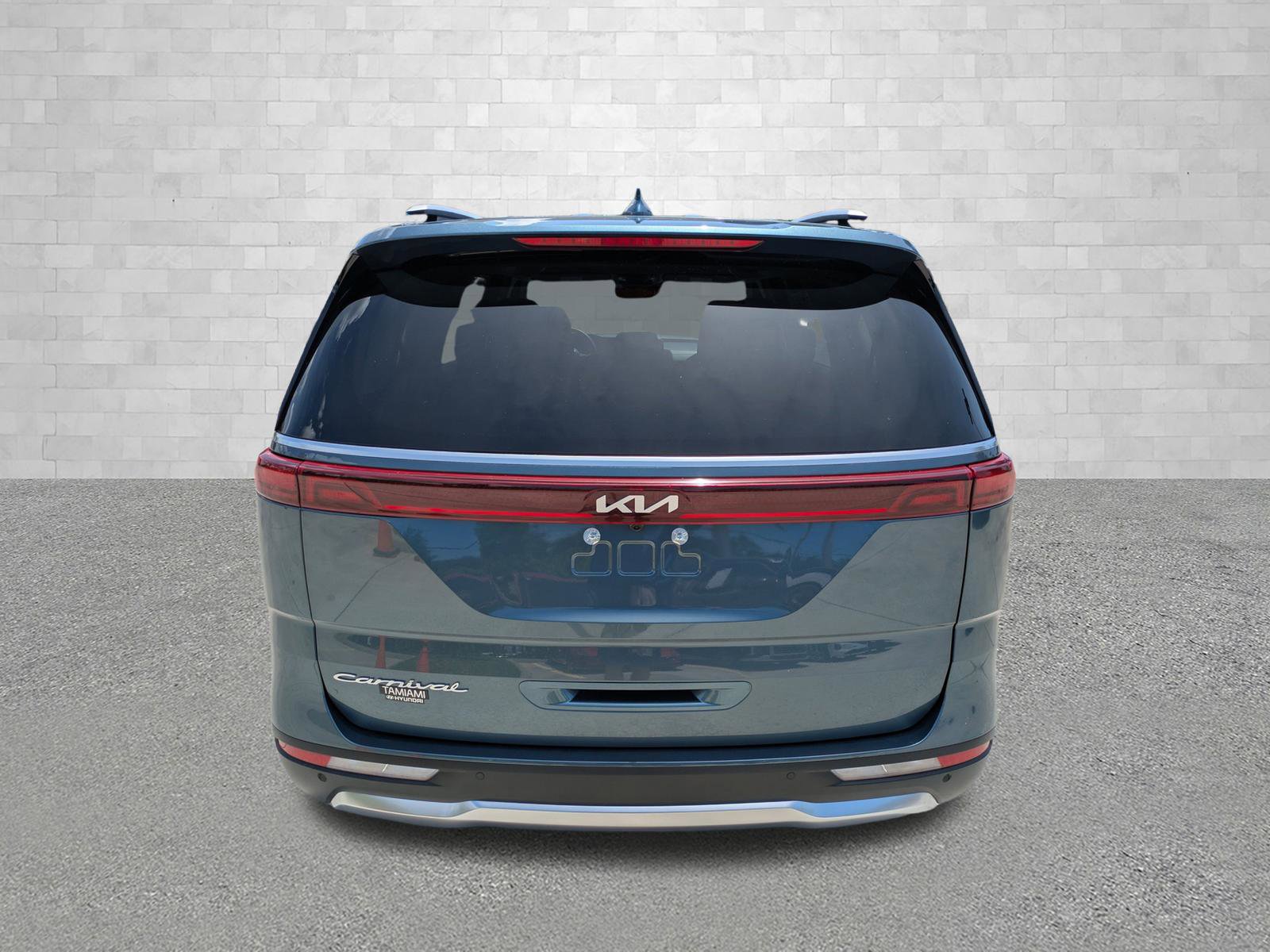 Used 2022 Kia Carnival SX FWD image 3
