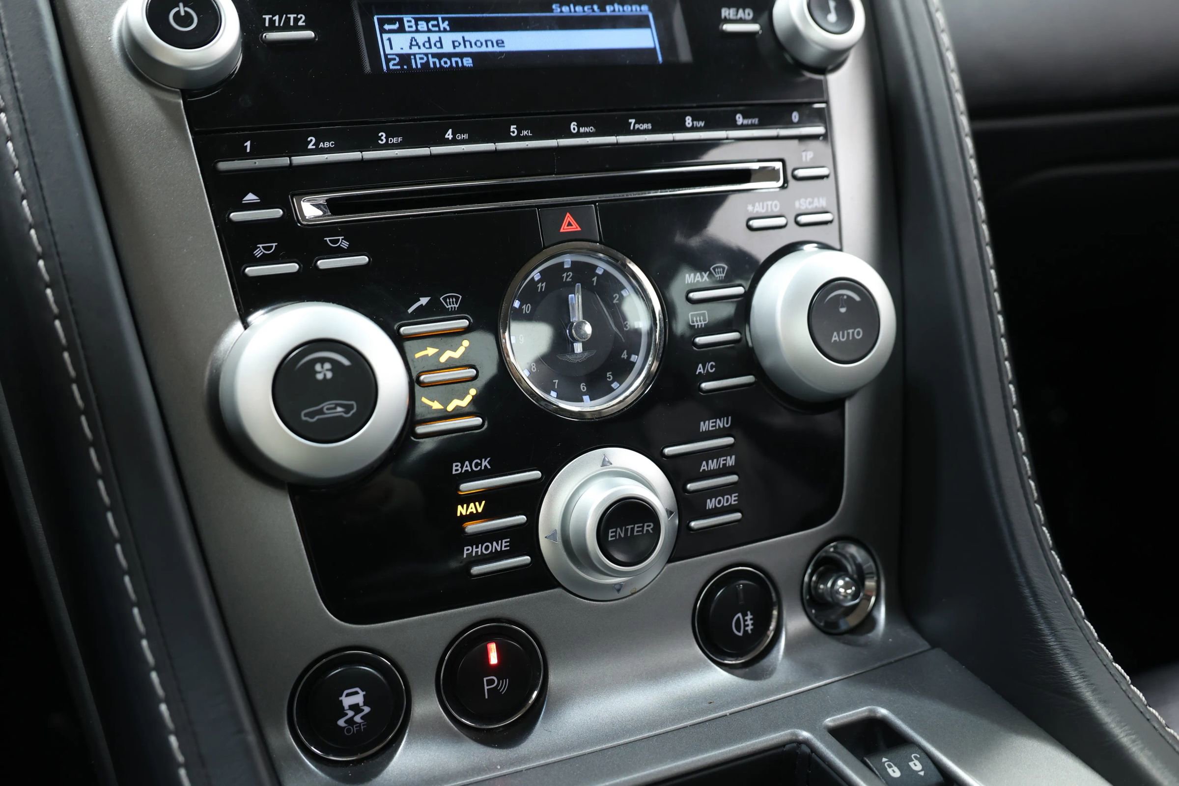 Used 2011 Aston Martin V8 Vantage Coupe image 30