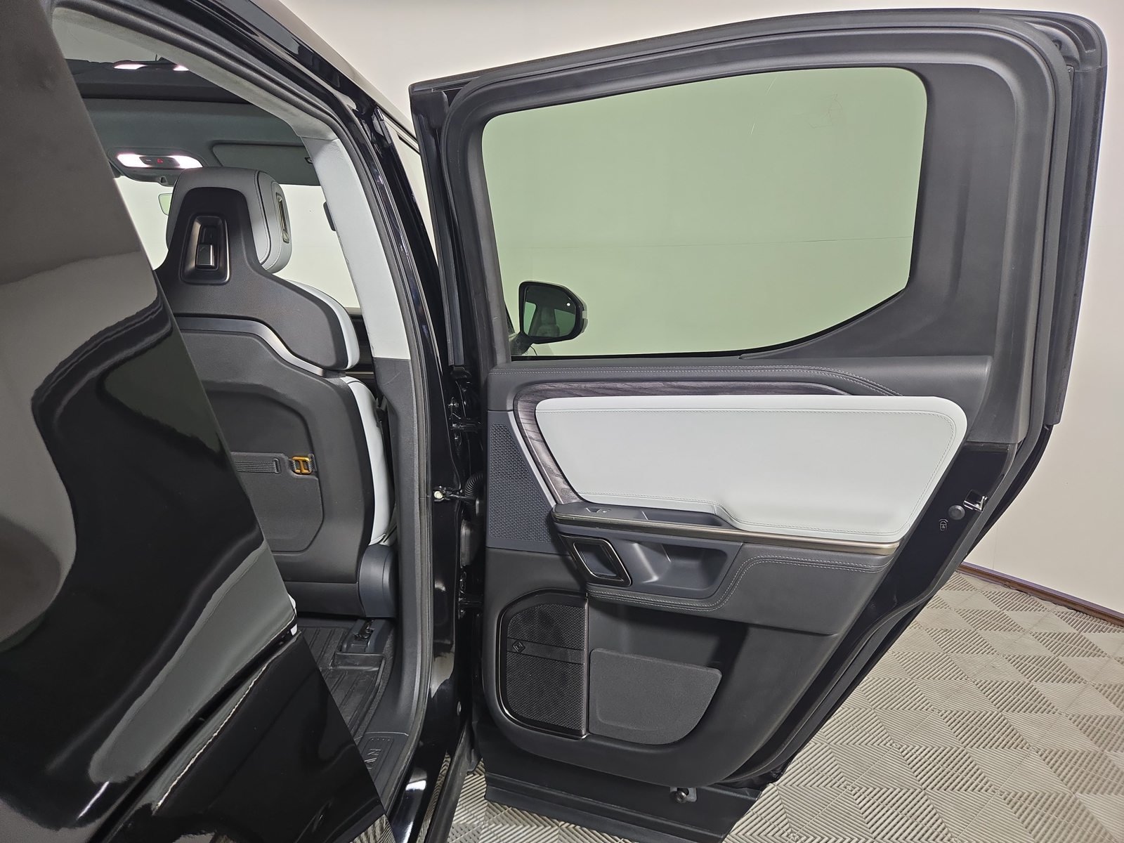 Used 2023 Rivian R1T Adventure Quad AWD/4WD image 19
