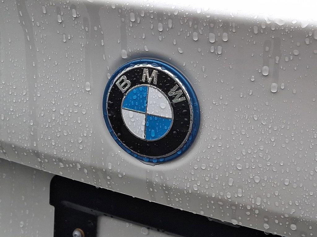Used 2025 BMW i5 xDrive40 w/ Executive Package image 29